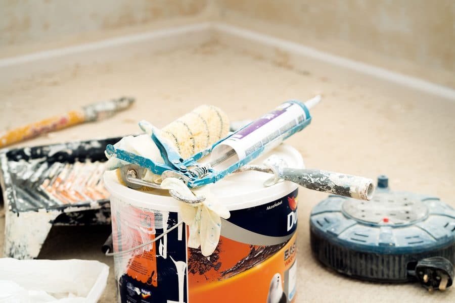Peinture d'un plafond au rouleau